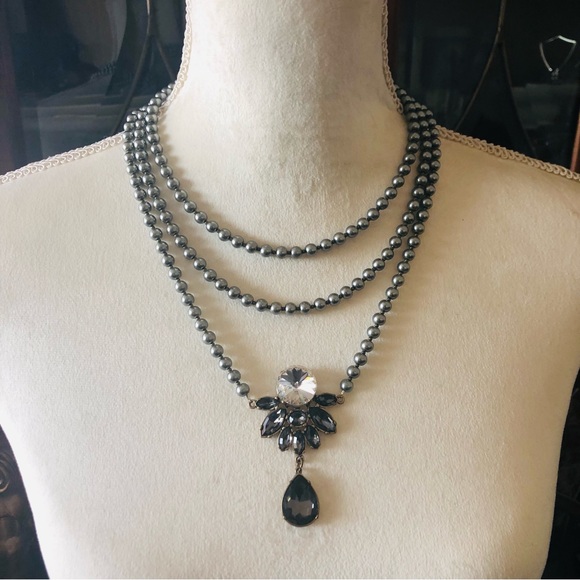 Handcrafted repurpose charcoal cluster Czech glass Pearl fancy clasp necklace - Picture 2 of 8